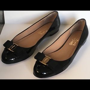 Salvatore Feragamo flats blck patent leather size9